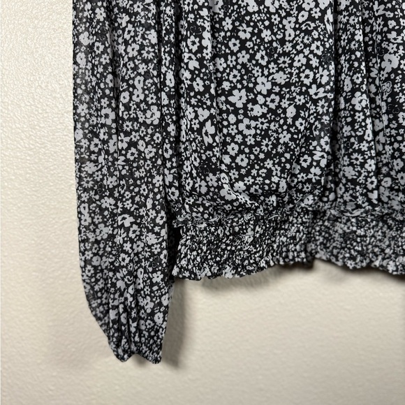 Evereve Petra Floral Blouse Medium L31 - Picture 7 of 9